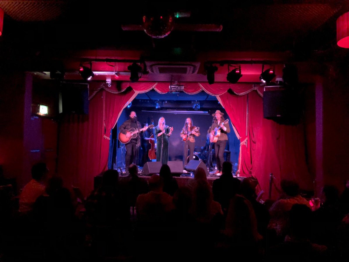 thewanderhearts's tweet photo. Dublin, you were intimate & with us every step of the way! We loved tonight. Thank you. Now itโs time to celebrate AJโs birthday! #TWHTour https://t.co/ItT5Eee6K1