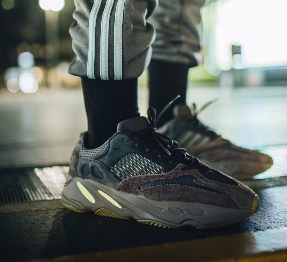 yeezy boost 700 mauve for sale