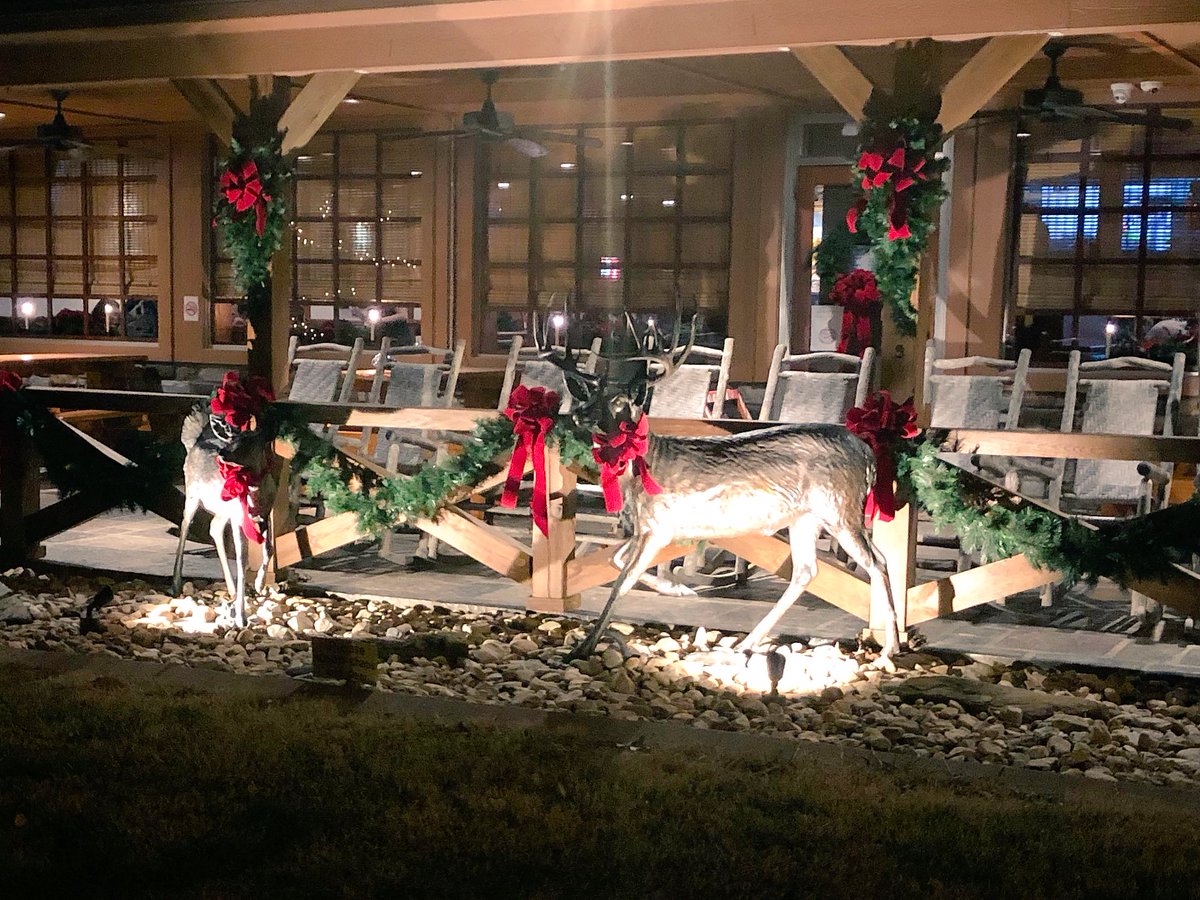 So far the most #lit deco I’ve seen. More to come #IHXLightsUpDecember