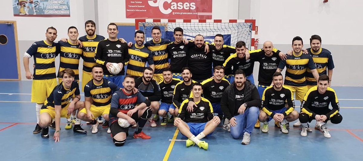Fijoni40's tweet photo. Victoria del equipo por 6-2 en un disputado partido contra nuestros amigos del @Gildasfutsal 

El fútbol sala y el deporte en general te da cosas como esta.. @LigalocalCDS https://t.co/ED7VvbygrQ