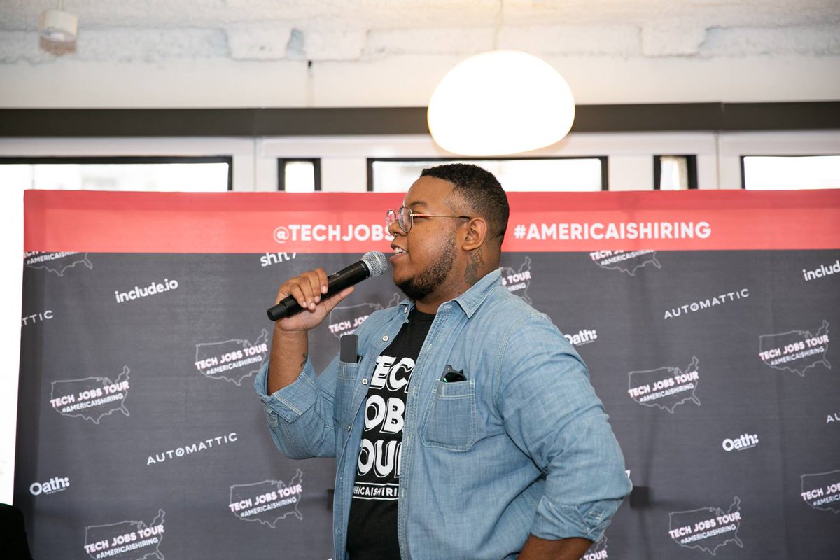 Michelle_Skoor's tweet image. This guy just wrapped the 2018 @TechJobsTour journey across the US #AMERICAISHIRING. He is greatness, he creates and builds amazing community at every tour stop and its been amazing to watch him success from Seattle to DC, Oakland to LA. @oscarsays__ you did it!
