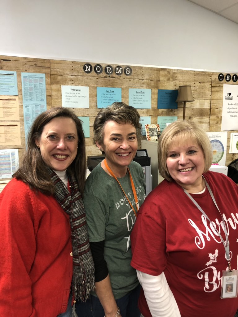 welshs91's tweet photo. Love my team! #risdchat #risd12days https://t.co/P010RqnG7C
