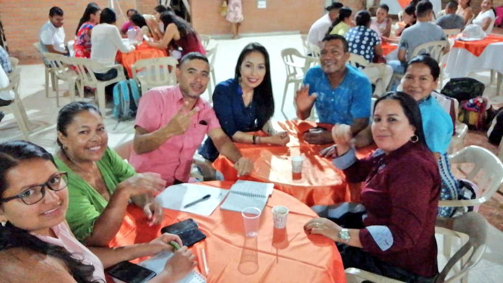 PnudColombia's tweet photo. 101 personas en Valle del Guamuez, #Putumayo participan a esta hora en el #Ideathon2018. Saben que con su talento y creatividad las ideas sí se pueden transformar en negocios exitosos y así aportar al progreso del territorio. #Emprendimiento https://t.co/eJduwmkxhr