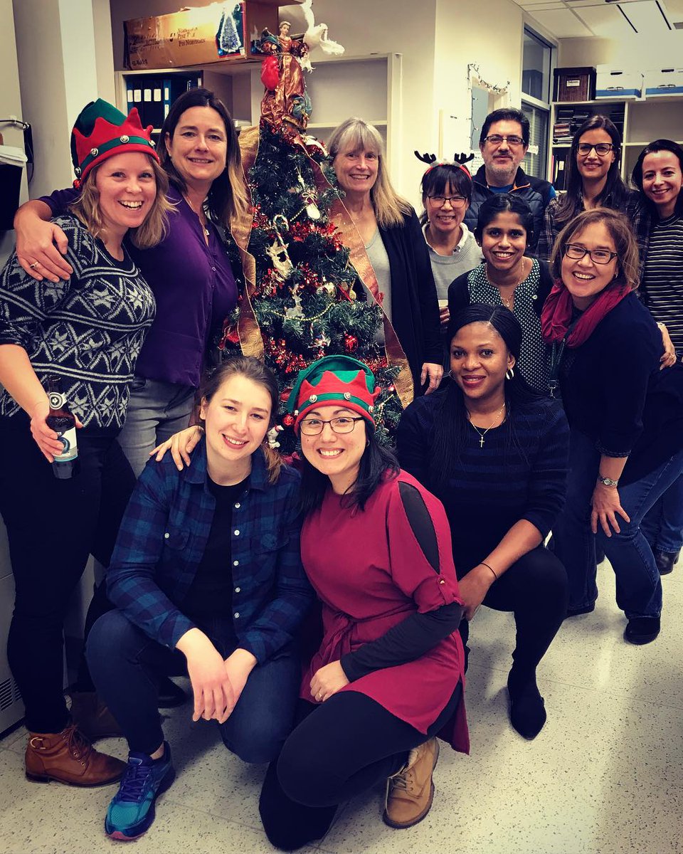 MariaBOspina's tweet photo. Davidge &amp; Ospina Lab Christmas Tree 2018 #Christmasinthelab #Santascientist #FelizNavidad2018 https://t.co/Ga6pkzePAk