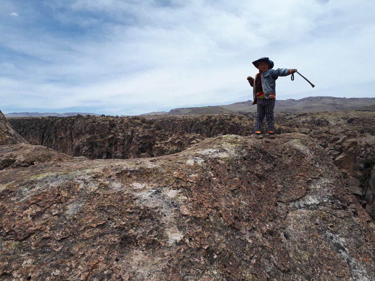 Spending another day with my friend #Brayan from Hospedage #Mayutinkuy
#caminomayutinkuy #Suykutambo #ESPINAR #Peru #peruvianculture #PeruTheRichestCountry #wanderlust #Mountain
http://Espinarperu.com
@Havenlust @clairesturz @travelguidexp @vakantaseren @Travelers_Todos