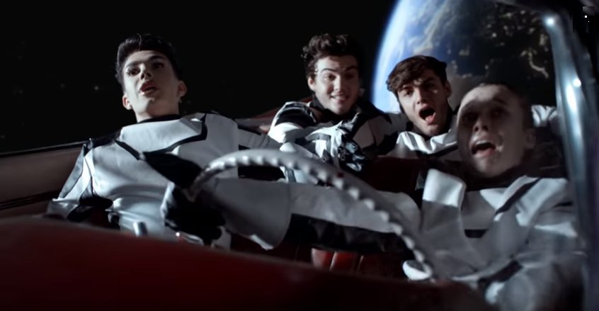 pixelsdolan's tweet image. Best screenshot of the whole Rewind because I can't decide who's making a funnier face 😂😂