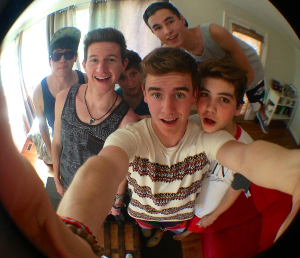 heardwell's tweet photo. Flashing it back to the OG YouTube days with yours truly O2L ☁️ https://t.co/dRTHO6Y1d5
