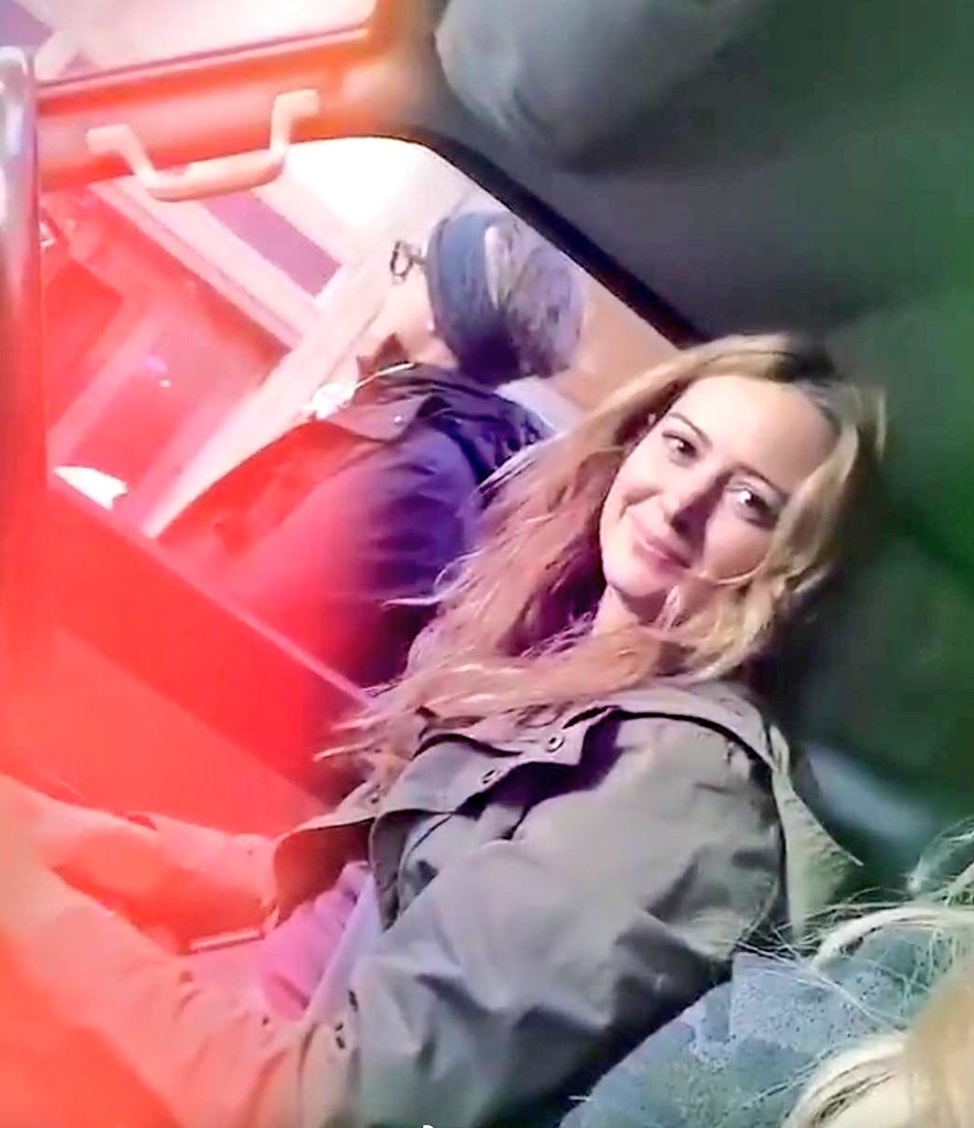 Happy Birthday to Amy Acker love u
forever  and please remember your weibo password 