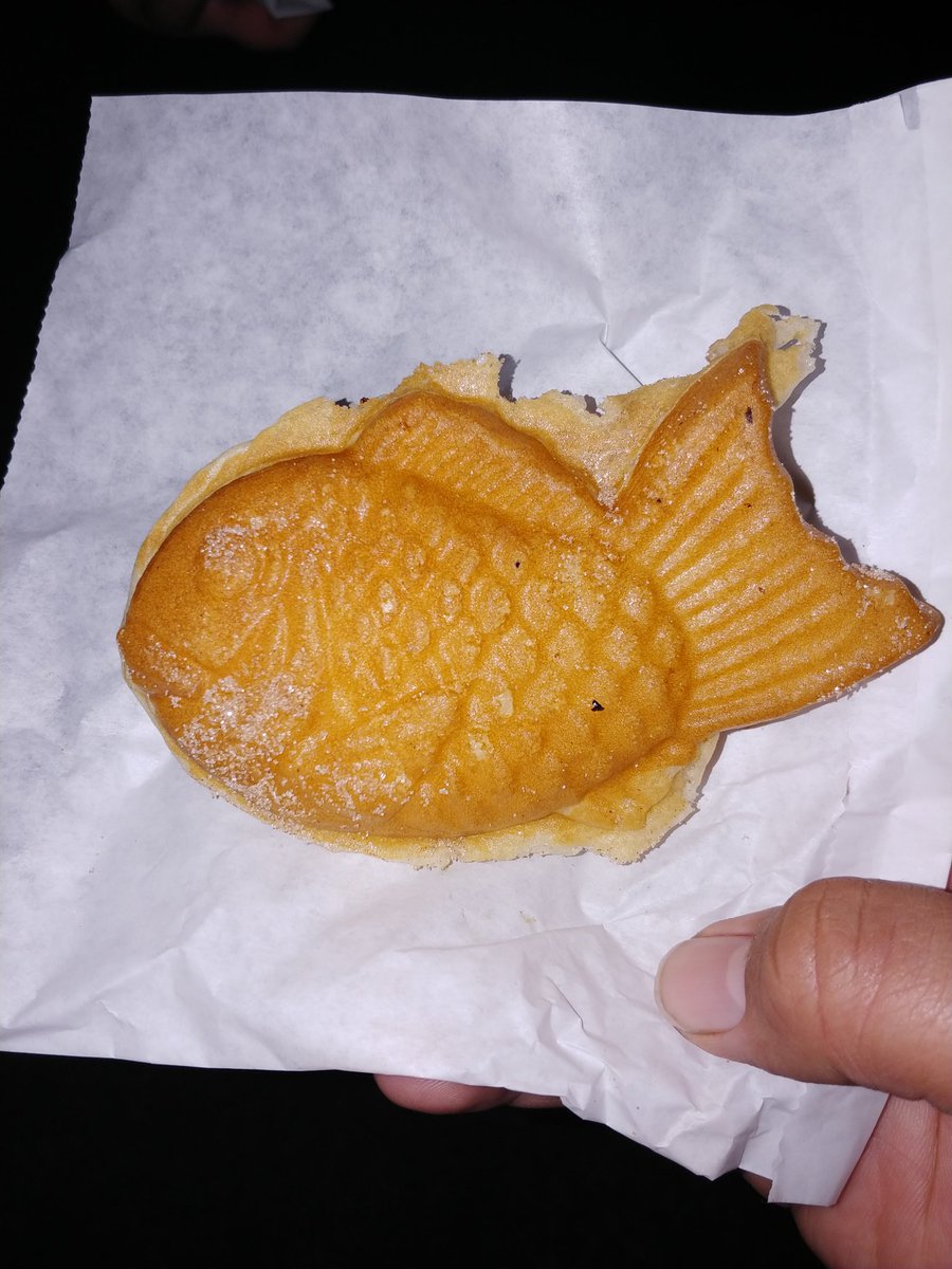Bruhhhh idk about y'all but <a href="/BeanFishTaiyaki/">BeanFish</a> is 🔥🔥🔥 bought like 7 of these thangs! #RoscoeSan #KPop #Smores #Elvis