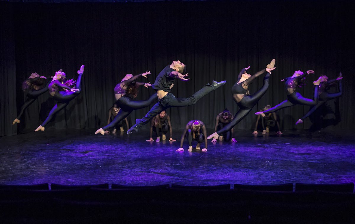 lhhsdance's tweet photo. Thank you @luna_ink_photo for these amazing photos! Make sure to come see these beautiful dancers with your own eyes on December 13, 14, or 15 for $7 in the Lecture Hall 💙👯‍♀️ https://t.co/BPDIrhBJmh