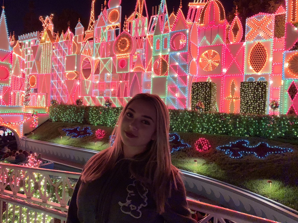 alsaied_tamara's tweet photo. Having fun @disneyland with my mom @Gigial39 .. it has been long since we have been here. My happy place ❤️❤️❤️ #lactor #actorslife #teenactor #liveyourdream #create #diversity #sagaftra #producer #filmmaker #hollywood #losangeles #tv #movie #film #commercial #disneyland https://t.co/ACbO0UkX4y