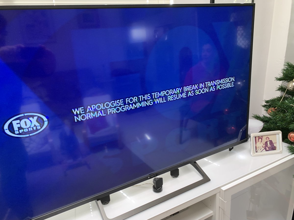 ephemeralfilm's tweet image. Such a shame @FOXSportsAUS dropped the @wnbl feed with three seconds to go and came back after the game was over, the court was clear and no post game but there was a boatload of ads.

#FoxFail #happyfans #not