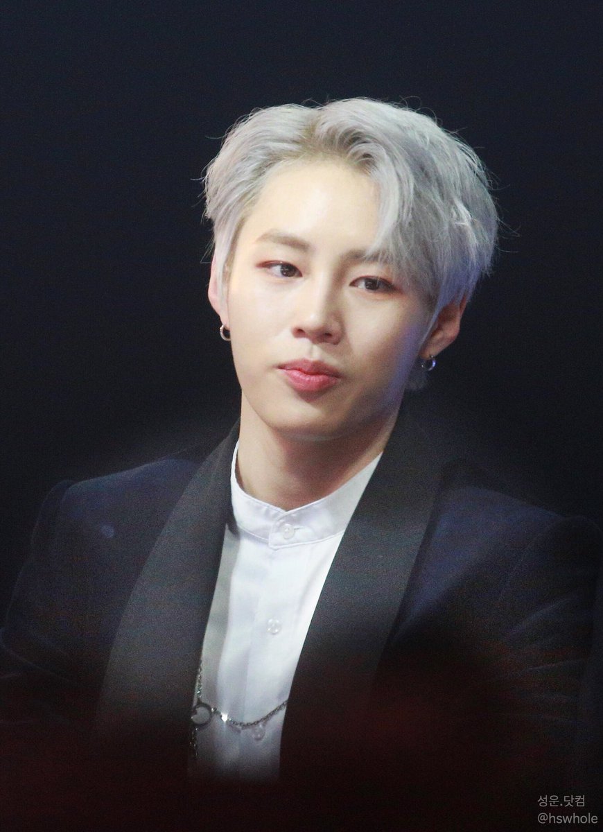 hswhole's tweet photo. 181201 MMA

3:22 얼굴 천재 하성운 탄생 ♡~♡ 

2차가공 NO 로고크롭 NO

#HASUNGWOON #SUNGWOON #하성운 #성운  #ハソンウン #河成云 #워너원 #WANNAONE #봄바람 #불꽃놀이 #SPRINGBREEZE #FLOWERBOMB #MMA #MMA2018 #SPRINGBREEZE8THWIN https://t.co/NpZ046zGgy
