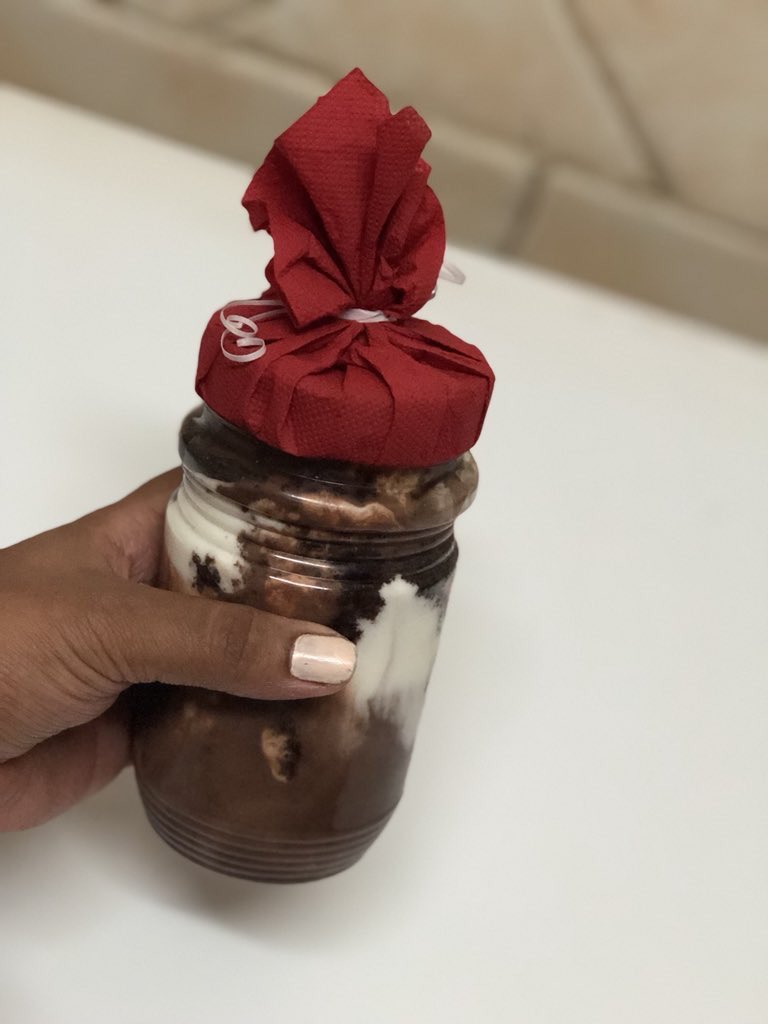 صباح الخيير يا حلويين الليله تميت شهر😍من ما بديت رحله مشروعي وانا مبسوطه شديد💃🏽 عشان كدا حابه اعمل سحب و حفوز ٣ اشخاص🙈
الجائزه الاولى ٥ جارز
التانيه٣(من اختيارك)
و الاخيره ٢ (برضو)
شروط دخول السحب ريتويت للتويته دي و منشن اصحابك او الناس الحتشارك معاهم الجارز
Good luck y’all❤️
