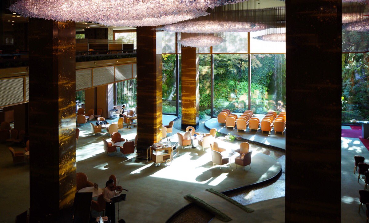 しょーへい 喫茶店 A Twitter リーガロイヤルホテル大阪 に宿泊 そのメインラウンジから望む庭園や浮かぶ紫雲を見ることができた 今日の大阪 は天気よく木漏れ日がとても綺麗だね ホテル 中之島