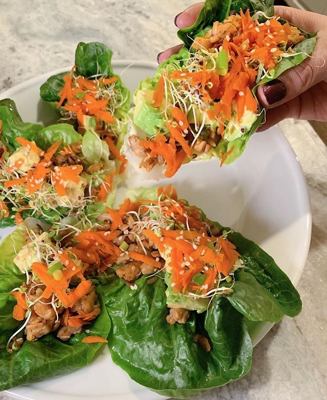 Heather_115's tweet photo. Only a real friend makes you lettuce wraps on a Friday night after the longest week of your life 💛💛💛 #bffgoals👭 #vegan #tempeh #glutenfree #dietitiansofinstagram #dietitaneats #thenewhealthy #nomnom #getinmybelly https://t.co/1bFcUWMSZL https://t.co/DQmfp1L1Sg