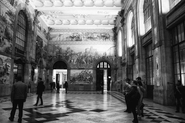 ArmandaAndrade's tweet photo. S. Bento #railway station #Porto #portugal 🇵🇹 #visitportugal #blackandwhite #bw2018 #blackandwhitephotography #monochrome #blackandwhitechallenge #bwchallenge #nikcollection https://t.co/44EfIddx2n