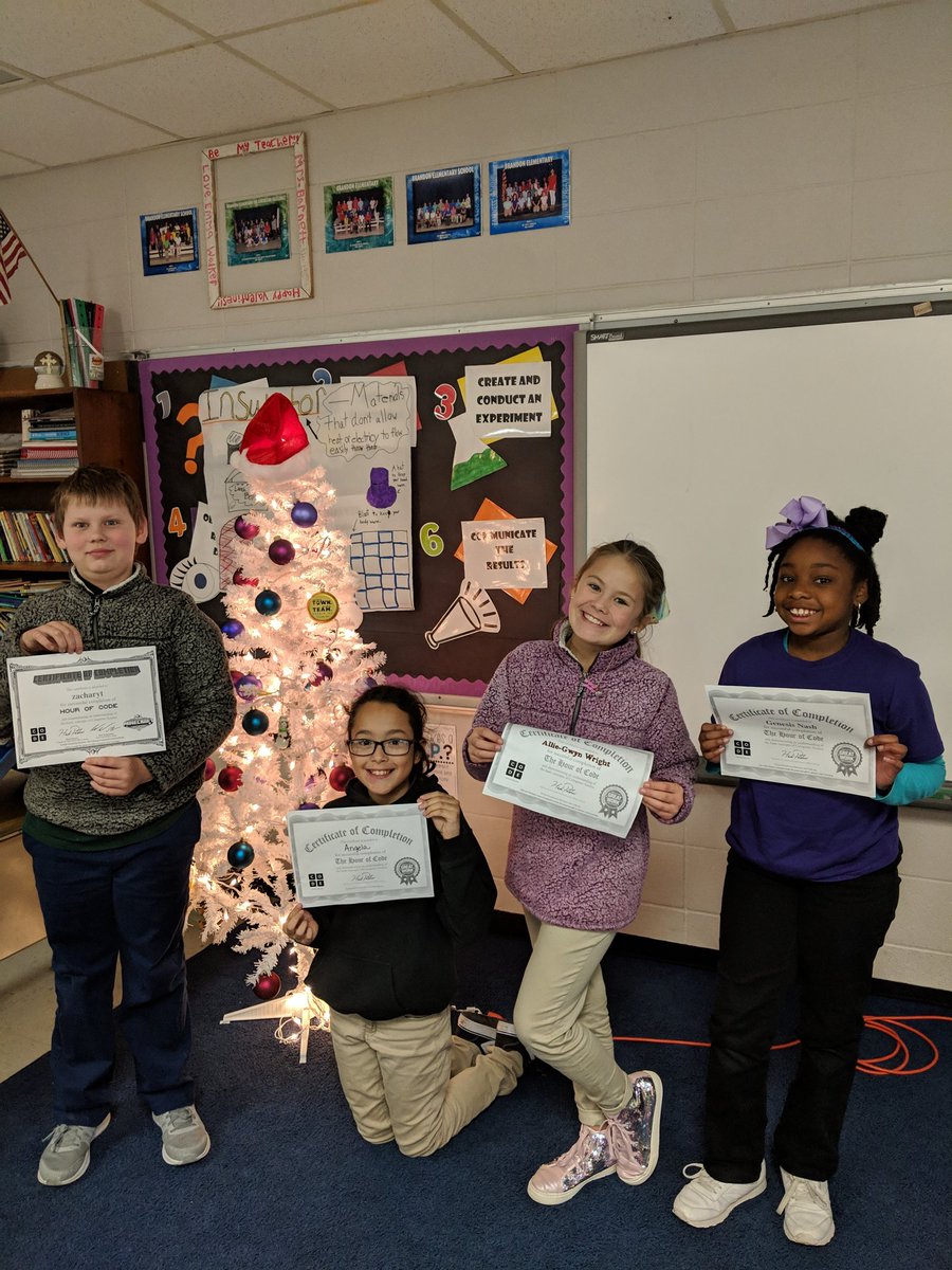 JBarnett_LISD's tweet photo. Coding with friends is fun! #HourOfCode2018 #LufkinCodes #LPNoLimits #OnwardandUpward https://t.co/Fl9TR30jnZ