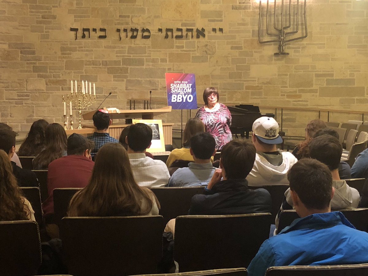 Wisco did #BBYOGlobalShabbat right. We gathered at congregation Sinai to hear a holocaust survivor share her story and then later celebrated Shabbat and Hanukkah after services. Thank you Arleen Peltz for sharing your story, we all left feeling inspired. 💛יהי אור
