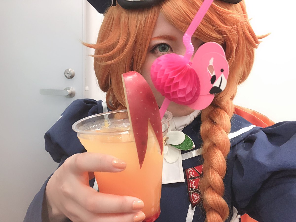 guns3kathy's tweet photo. 私のドリンクだよ〜🥤🍎🍊 #gunsfan https://t.co/3nLzMHymmM