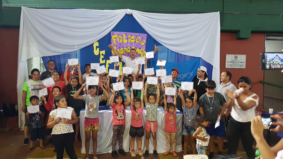 CentroFisica's tweet photo. Cierre de año @DirEducFIsica @noelialeyria https://t.co/6Hd5TvnAVL