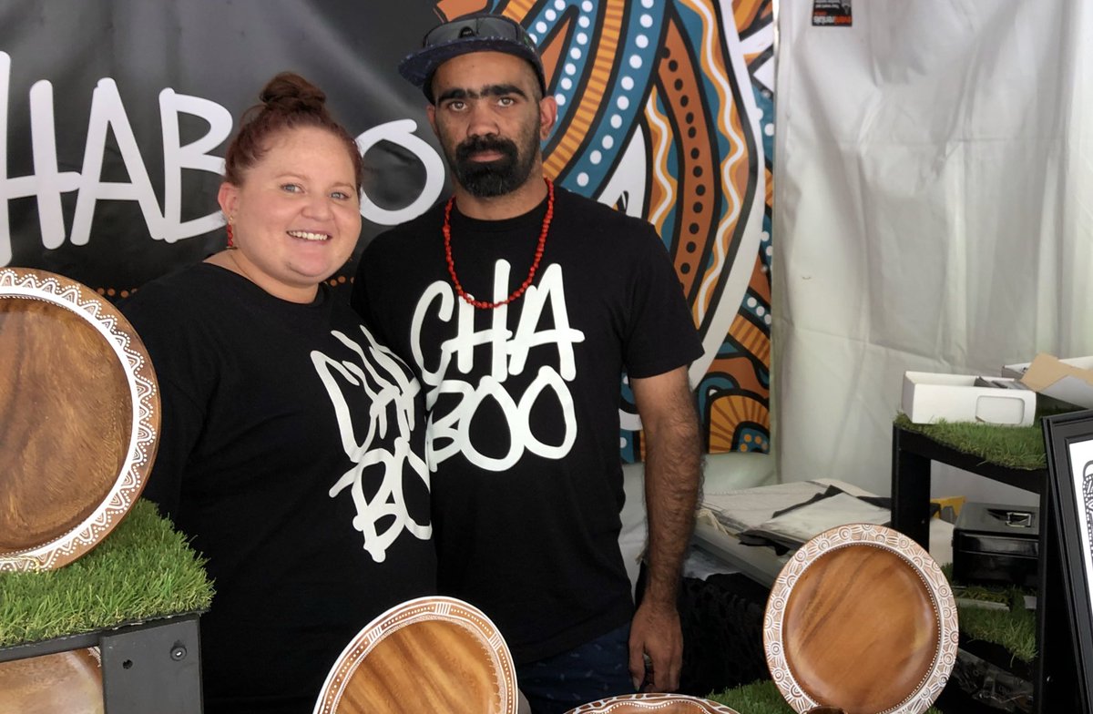BronFredericks's tweet photo. Lookout! It’s the @ChabooDesigns mob who were at the Uni of Queensland on Tuesday! They’re at the @meeanjinmarkets. Chaboo Designs designed the artwork for the #UQRAP &amp; Indigenous graduates were also presented with a gift from Chaboo this year. Lovely to see you mob so soon! https://t.co/vg5qMnb1zQ