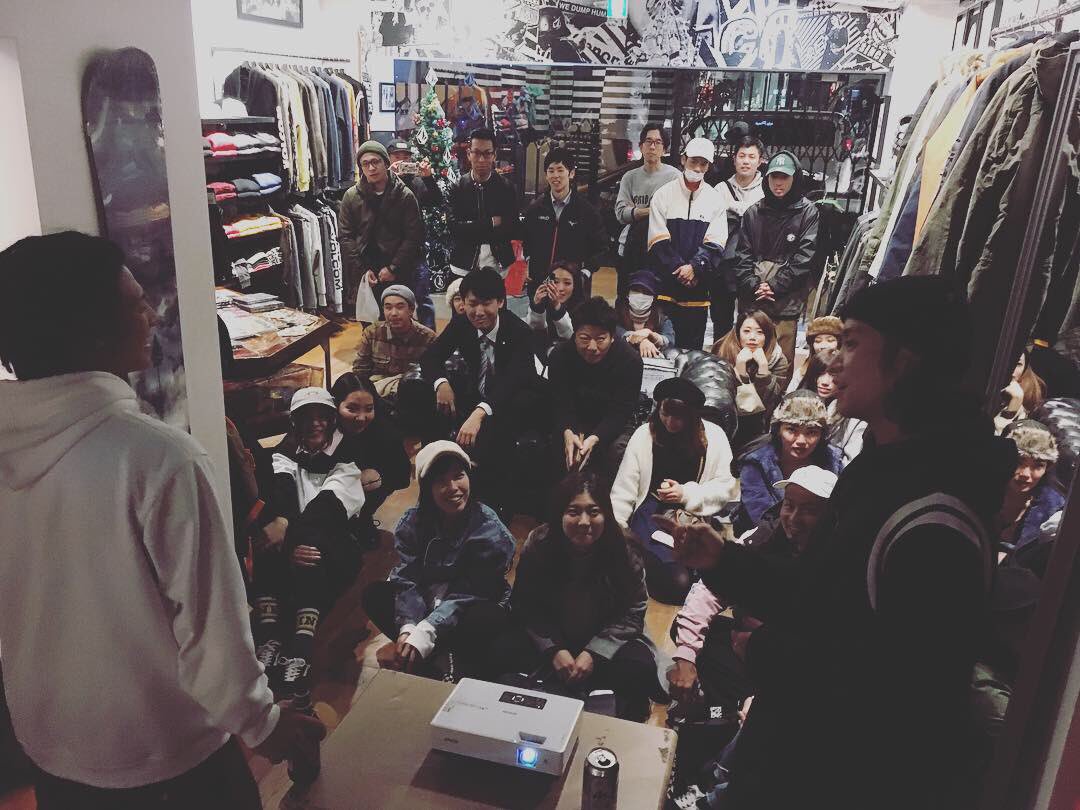 REGULATOR_CREW's tweet photo. 最高の映像を本当にありがとう!同じ時間を共有できて嬉しいです!
急なアナウンスに関わらず集まってくれた皆さん一人一人の熱さにもビッグリスペクトを!!
#stonpordie #ogcheese #regcrew #volcom #volcomjapan #regulator #volcomsnow https://t.co/StkP4ZGpxm