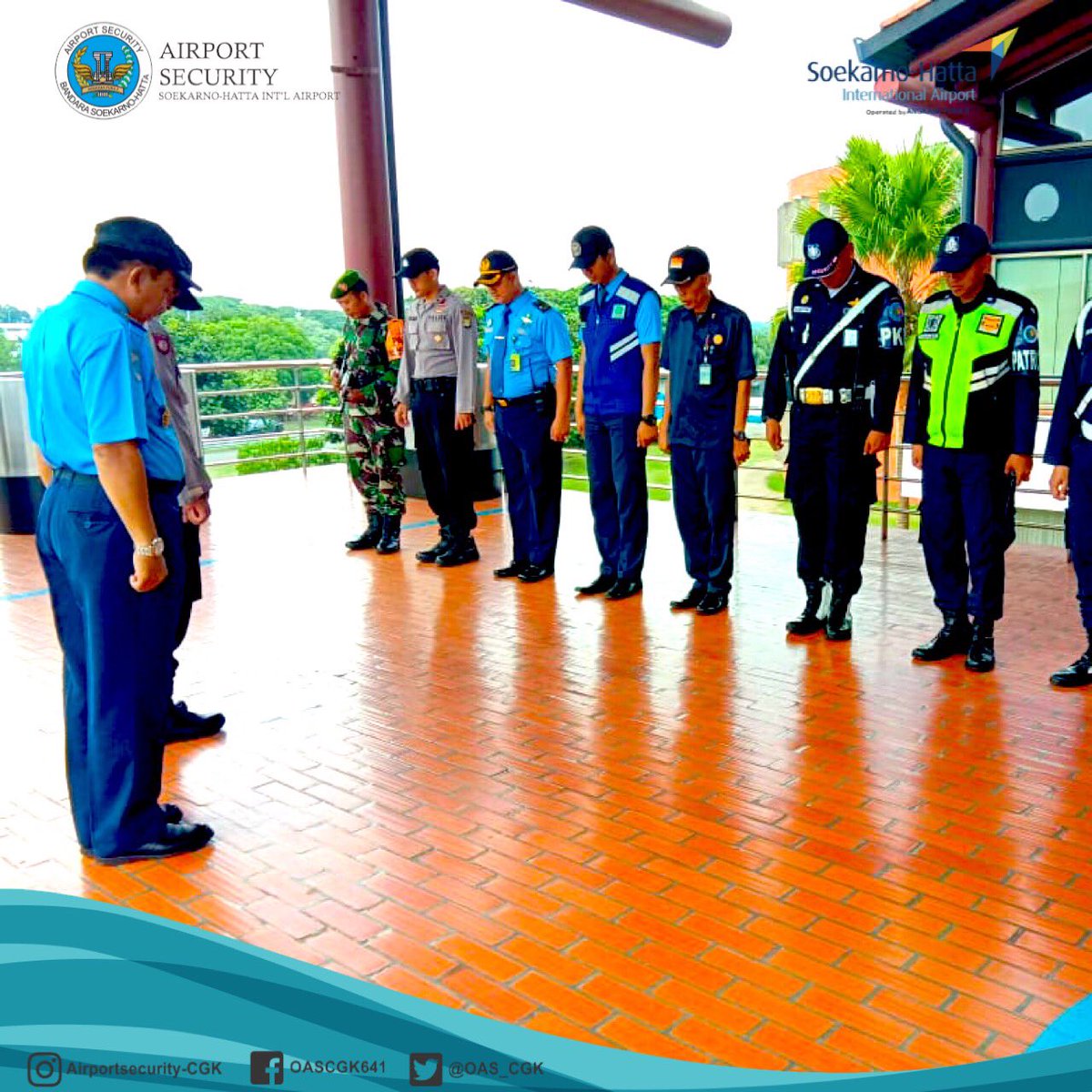 OAS_CGK's tweet photo. Karena doa adalah sebuah kekuatan. .semangat pagi #sobatkeamanan . . 
.
#securityguard #Avsec2018 #bandara #soekarnohatta #angkasapura2 https://t.co/0nJkK7AQdy