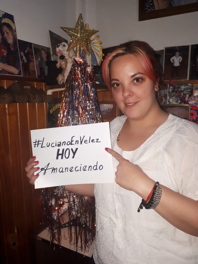 nataliavb18's tweet photo. #LucianoEnVelez HOY @LucianoPereyra #Velez 
LA FELICIDAD QUE SIENTO NO TIENE PALABRAS...  MI CORAZON EXPLOTAAAAA 
TE AMO CON EL ALMA
@amaneciendofc @LujanProd @UMArgentina https://t.co/ROe7nRUjSm