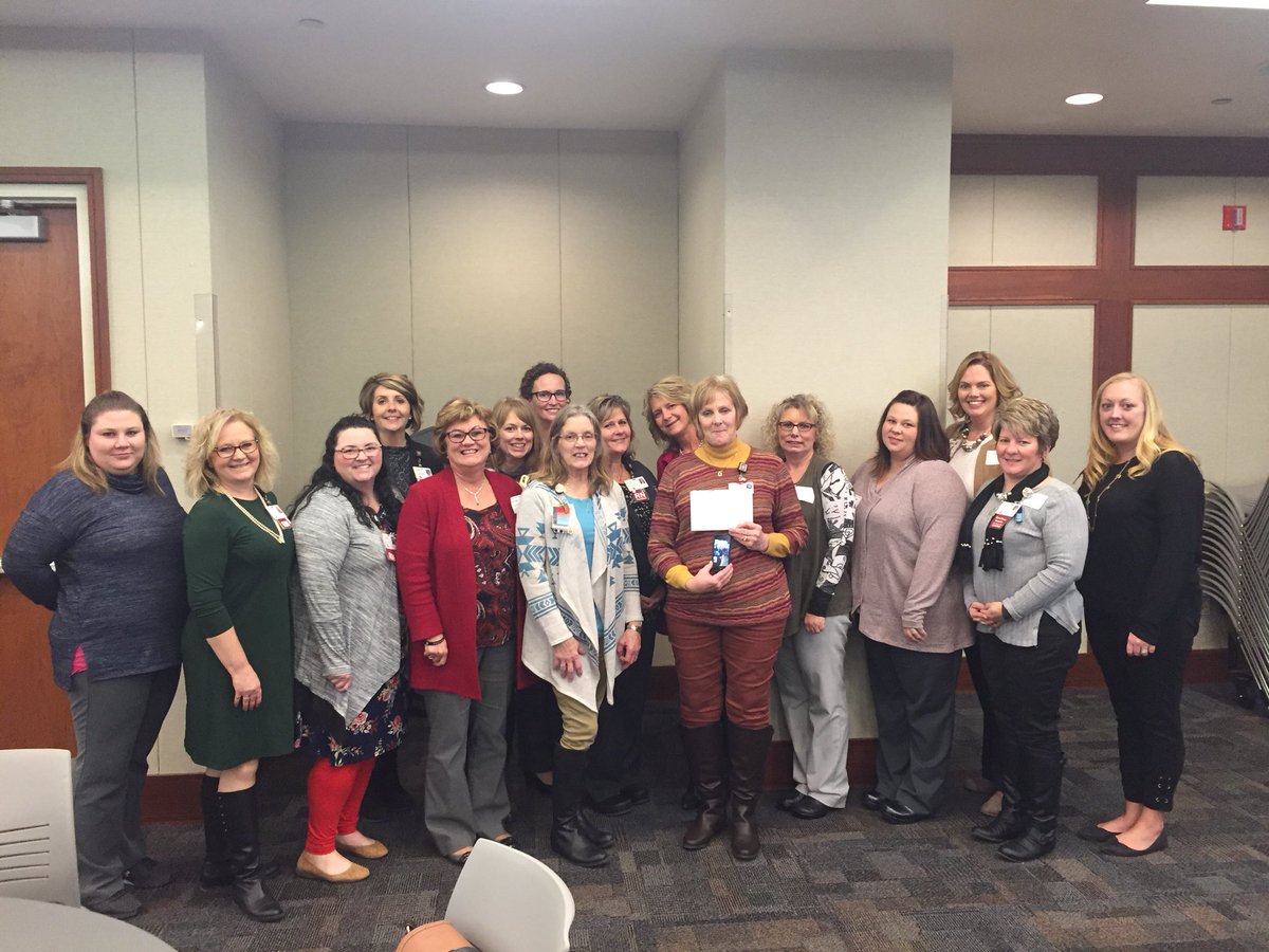 Ccox8Cox's tweet photo. What an amazing day watching all these nurses @IUHealthECR share their work with their peers at the Methodist Research Symposium. We had 5 podium presentations and 2 posters. #HighFiveFriday https://t.co/Lw1RRU677F