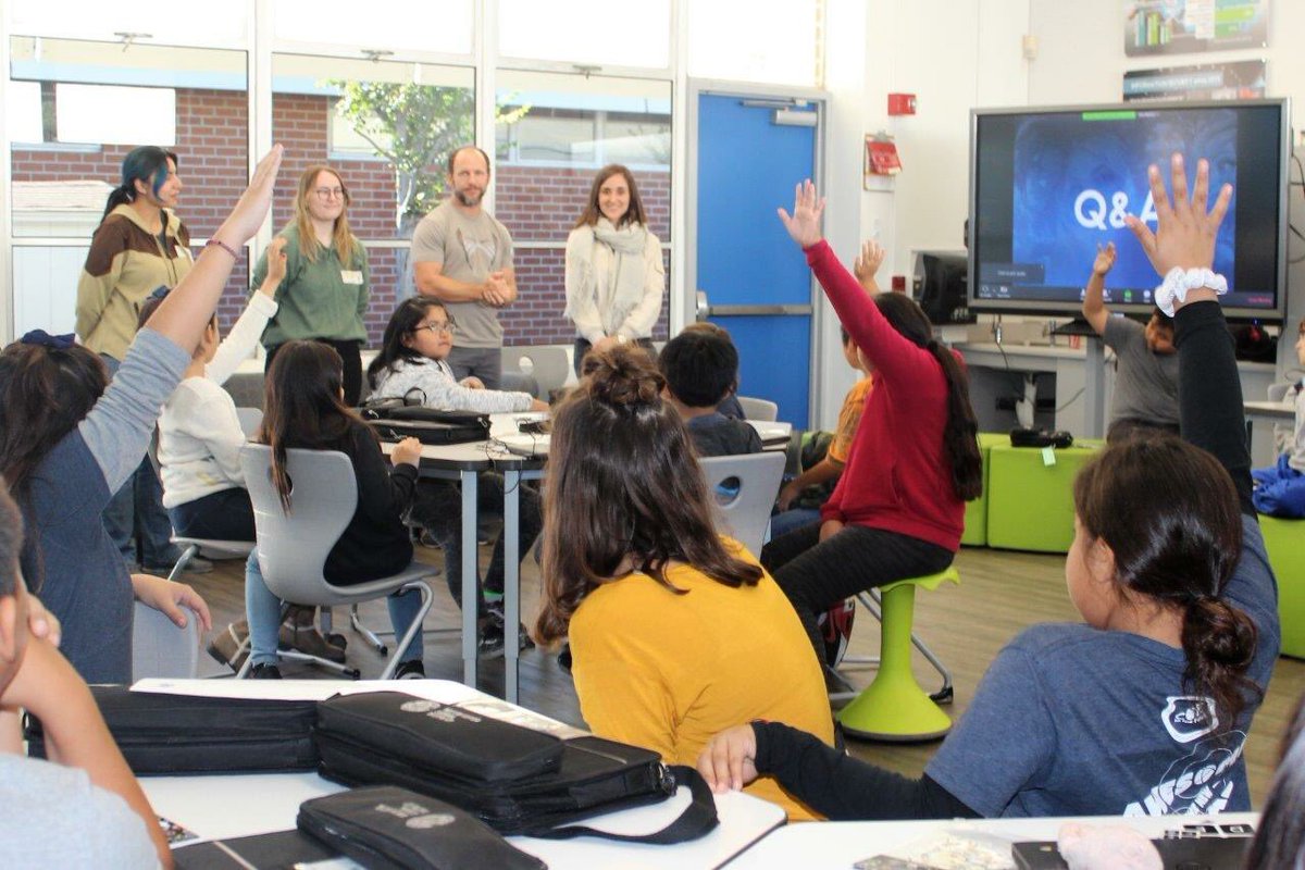 FinleyEagles's tweet photo. What an AMAZING day at Finley CS Magnet School!  4th &amp; 5th graders were captivated by software engineers and a producer from Blizzard Entertainment that spoke about careers in gaming and computer science.#Blizzardgames #FinleyEagles #hourofcode Codeorg #askanEagle https://t.co/90rYJnIsmu
