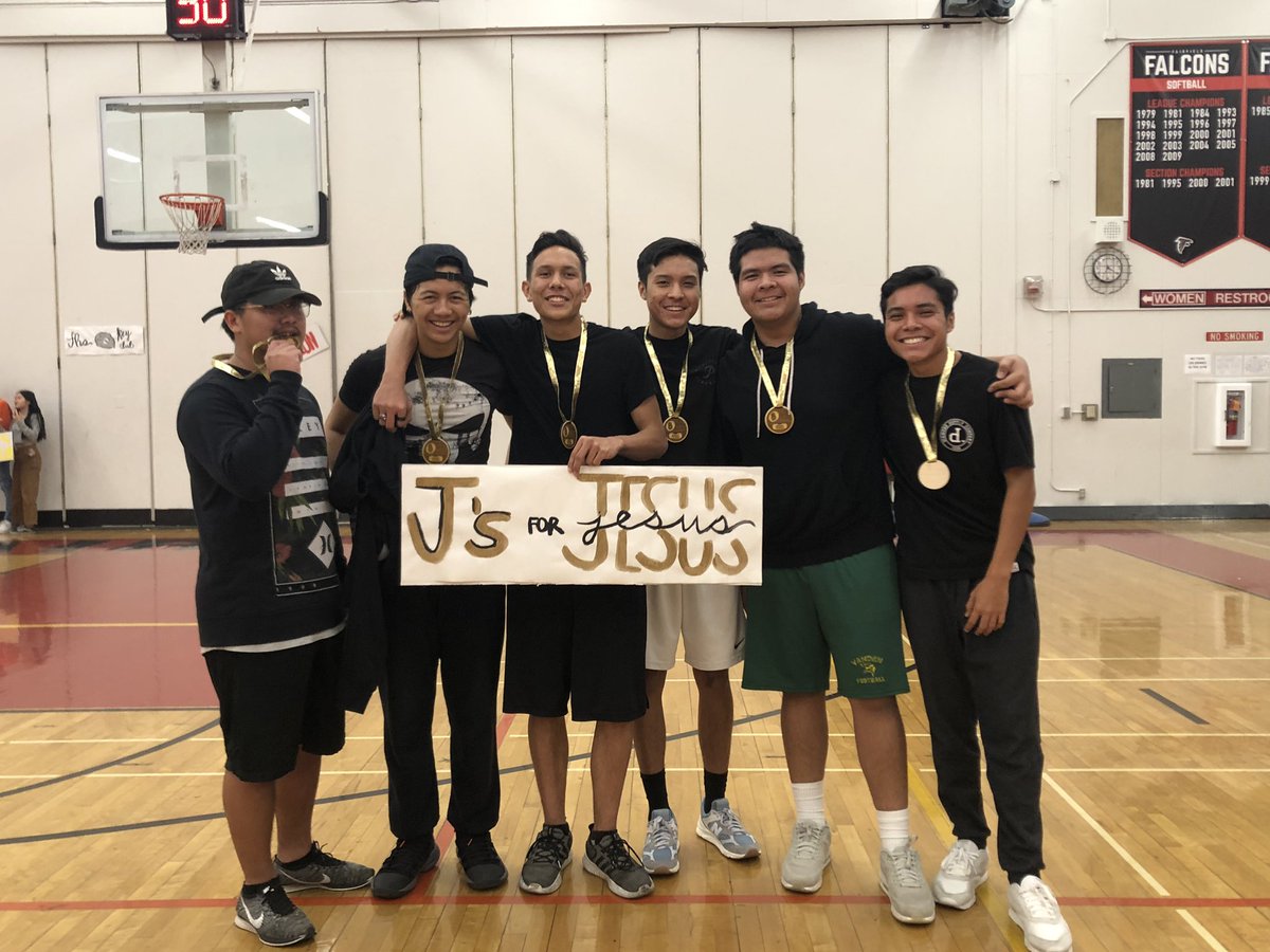 FHSD8KeyClub's tweet photo. Congratulations to champions of our annual dodgeball tournament‼️🎉 Thank you to everyone who participated 💛 https://t.co/6LMHJ1tLs9