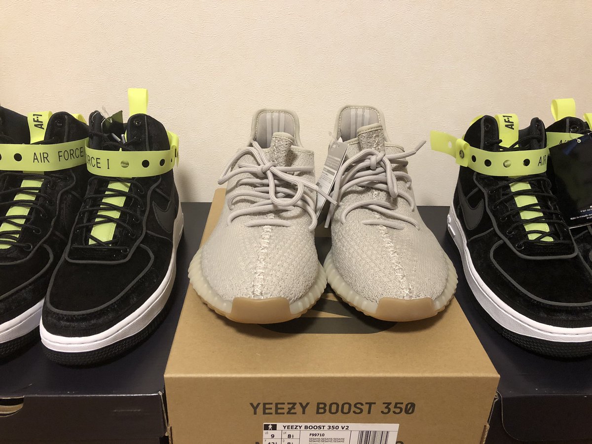 tenbai_kurosaki's tweet photo. 🎁🎅クリスマスプレゼント企画🎅🎁
・ADIDAS YEEZY BOOST 350 V2 “SESAME” 27cm
・NIKE AIR FORCE 1 HI VIP BLACK “VELOUR” 24.5cm ×2個
計３つです！

応募方法:フォロー&amp;RTのみ(複数RTで当選確率UP)
締切&amp;発表日:12/25

#プレゼント企画 #プレゼント #プレゼントキャンペーン #スニーカー #転売 https://t.co/vCsOgps2OW