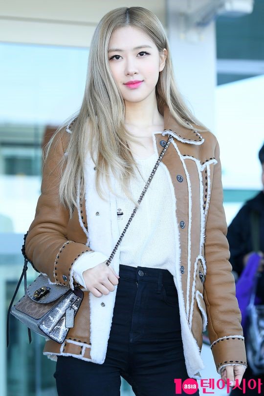 Twitter 上的 Kstyle Photo Blackpink ジス ロゼ ファッションショー出席のため上海へ出国 輝く美貌 T Co Do6wpbhckb T Co Jxsfq0lz4j Twitter