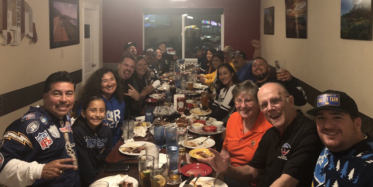 shawnpwalchef's tweet photo. Welcoming our @PFUFA_org FAM⚡️LY to Cali!
@BengalBombSquad is in the house.
#maskvsmohawk https://t.co/uUckSGLckC