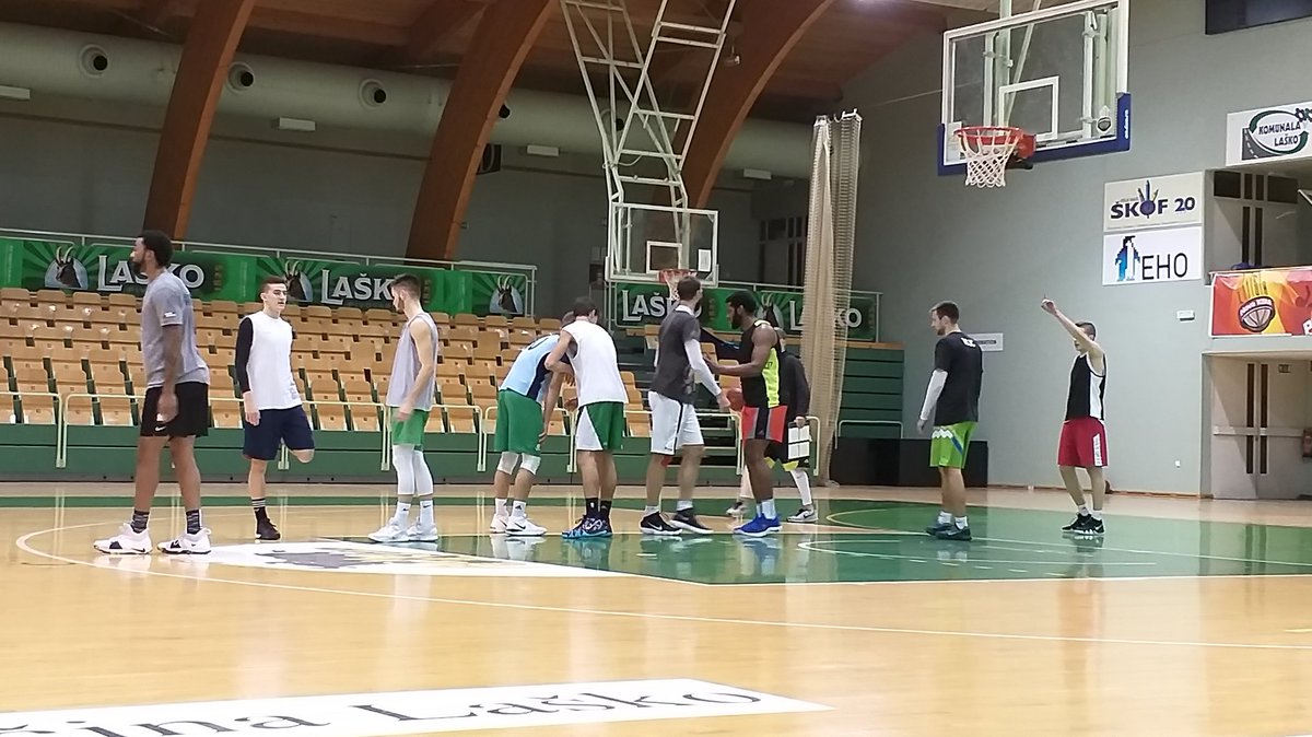 Danes je dan za tekmo! Ob 19.00 gostujemo pri Helios Suns. 😀👍🏀 Navijači ste pripravljeni? 😉 Se vidimo! 👏 #nipredaje #kkzlatorog