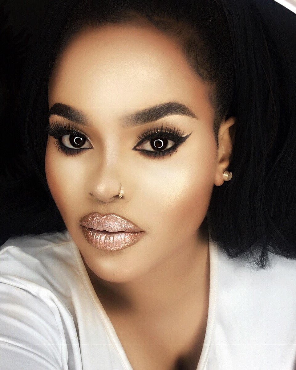 Joanmwaah's tweet image. The happier you are the more beautiful you become🥀
.
.
For bookings and inquiries call +1 (240) 579-0754  #makeupbyjojo .
.
.
#slaymakeup #nikkitutorials #maccosmetics #kimkardashian  #dmvbridalmua #kkwbeauty #makeupideas #dmvmua #instamakeup #kyliejenner #undiscovered_muas