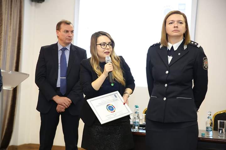 OleseaVladica's tweet photo. Gender equality award for the #police Thank you @UNDPMoldova https://t.co/zEYJkoqnax