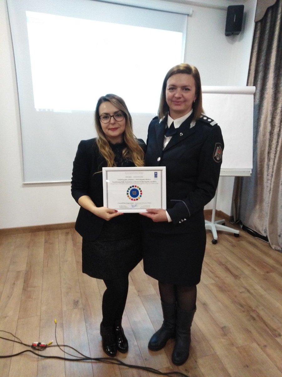 OleseaVladica's tweet photo. Gender equality award for the #police Thank you @UNDPMoldova https://t.co/zEYJkoqnax