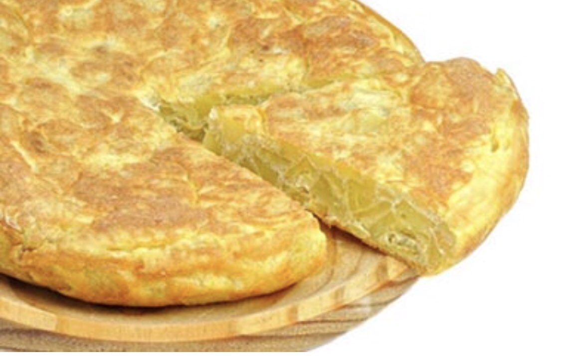 EspanolAcento's tweet image. ¿Quieres saber dónde comer la mejor paella, fabada o tortilla española?  Pues date prisa y visita nuestra web 🥘🍳🥣#ConAcentoEspanol #Ñ #ComidaEspañola #España