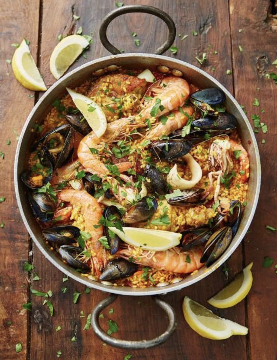 EspanolAcento's tweet image. ¿Quieres saber dónde comer la mejor paella, fabada o tortilla española?  Pues date prisa y visita nuestra web 🥘🍳🥣#ConAcentoEspanol #Ñ #ComidaEspañola #España