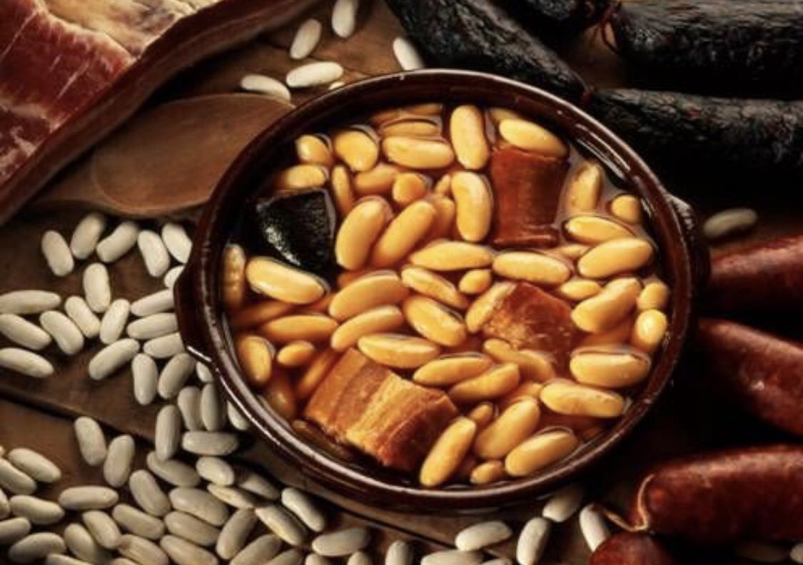 EspanolAcento's tweet image. ¿Quieres saber dónde comer la mejor paella, fabada o tortilla española?  Pues date prisa y visita nuestra web 🥘🍳🥣#ConAcentoEspanol #Ñ #ComidaEspañola #España