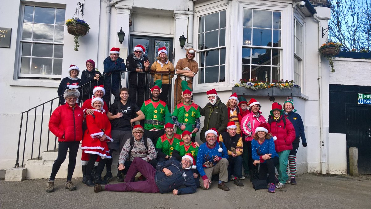 TheSkiffClub's tweet photo. @TheSkiffClub Santa Skiff comes to #Richmond White Cross. It's Christmas! #Teddington #Kingston #Twickenham #Hamptonwick #strawberryhill #HamptonHill #Hampton #norbiton #hamandpetersham #Kew #whitton #fulwell https://t.co/0kwxRjsaAl