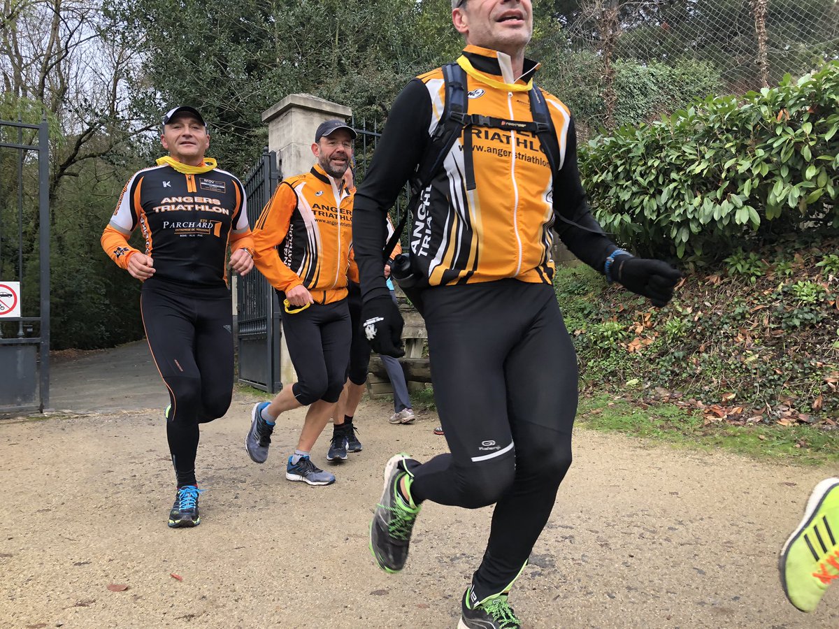AngersTriathlon's tweet photo. Petite délégation de @AngersTriathlon ce matin pour le @Defi_24H #telethon et qques kms pour la bonne cause et le partage #SportAngers #runinangers #triathlon #tripl https://t.co/7oJAe491Ee