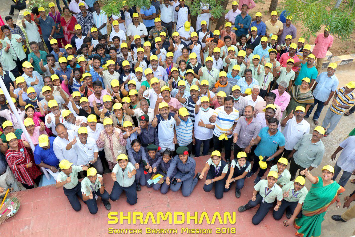 AchariyaSchools's tweet photo. Swatchh Puducherry Clean Drive #Shramdhaan @Puducherry Harbour, Thengaithittu with https://t.co/scHhRc1b77. @LGov_Puducherry @dr_kiranbedi ji & our happy Achariyans smilingly and willingly participated in the mission #Puducherry
#CleanDrive #Shramdhan https://t.co/2be1PlC5wi