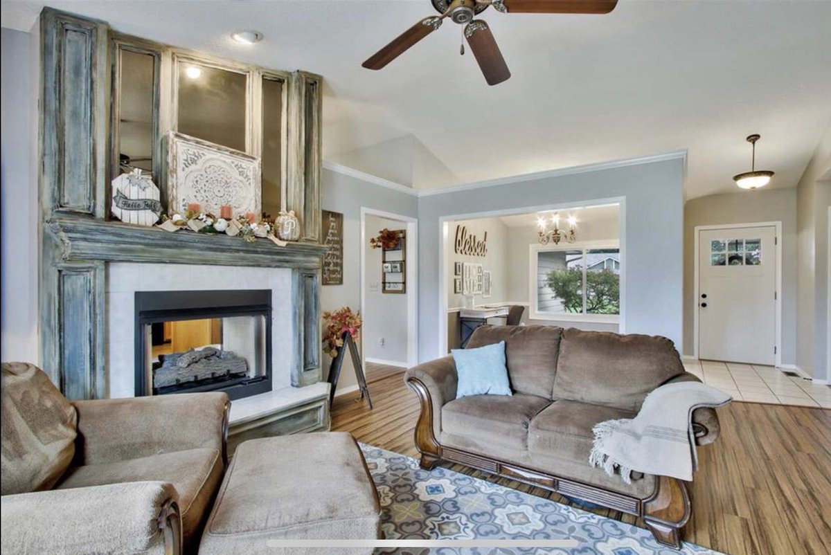 Anita_E_Realtor's tweet photo. **OPEN HOUSE** This Sunday 12/9 from 2-4pm. 🏠
4 bed
3 bath
2,896 sq ft
NO Specials!!
Sterling Farms
Neighborhood pool, park and fishing lake!
Maize schools
$229,000
https://t.co/w83kpZC6hZ
#RealEstate #Wichita #HomeSweetHome #HomeBuyer #WichitaRealtor #OpenHouse https://t.co/lu1OHCZAgo