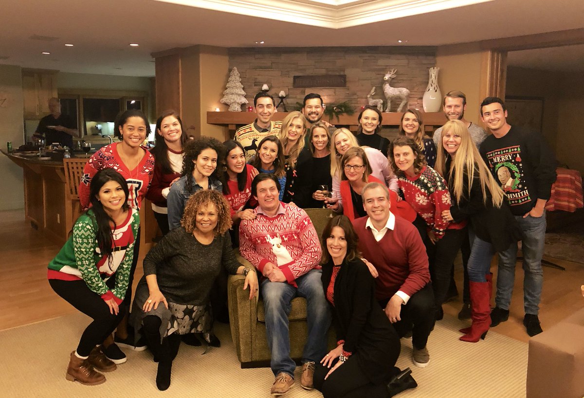 SDRegionalEDC's tweet photo. Happy holidays from Team EDC π« #byebyedrew https://t.co/cJP6tqu5pc