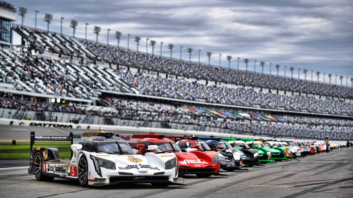 IMSA reduces LMP2 schedule by two for 2019 season bit.ly/2RDNhT7 https://t.co/FSaMBd1JdG
