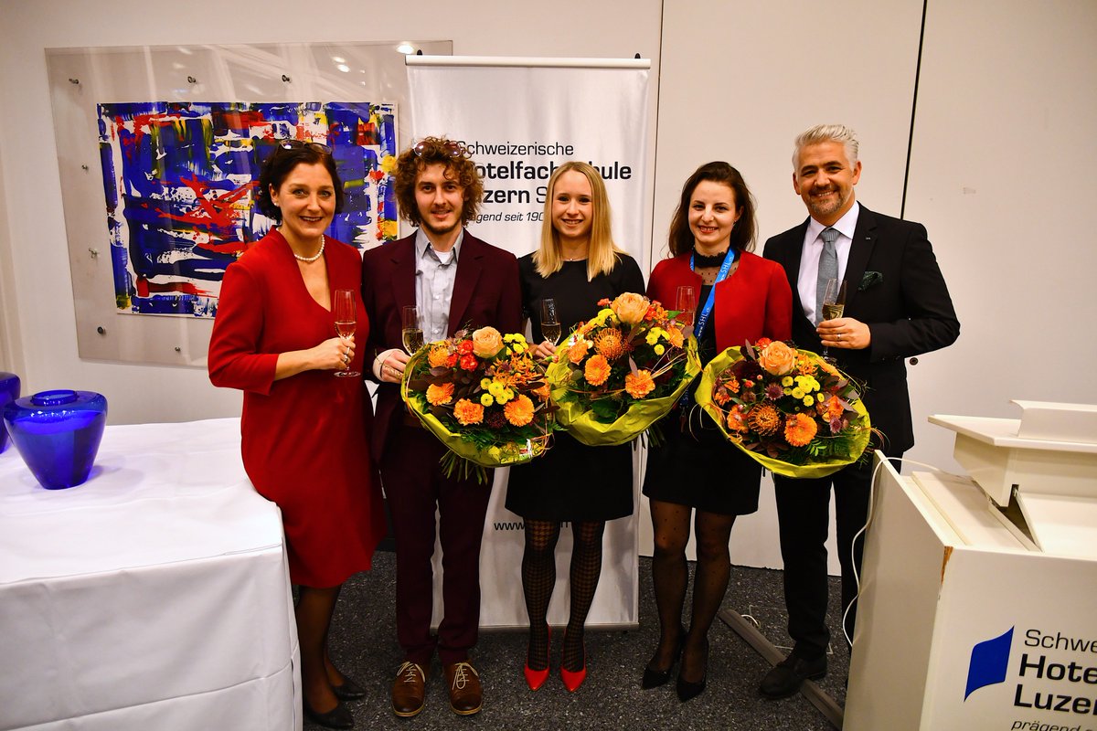 SHLLuzern's tweet photo. A very well done to our students who graduated tonight.
https://t.co/sH14di90jU
#shlfamily #shlcampus #kaderschmiede #hotellerie #gastronomie #hospitality #lucerene #switzerland https://t.co/qpyLdxd7H3