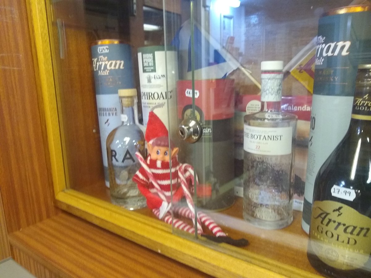 1weeElfy's tweet photo. Look out if sailing Oban to Mull today.. Elf has had a delivery of his fav treat #CandyCane and he wants to #share he has hidden some around the Mv isle of Arran can you find them! Retweet if you find 1 #elfontheshelf #oban #exploremull @obantimes @CalMac_Updates @argyllandbute https://t.co/QLJFGtCZ4k